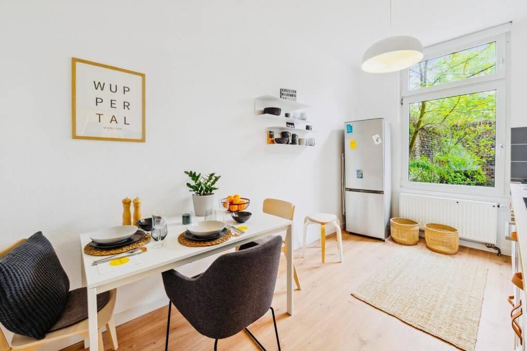 Wuppertaler Altbau-Traum Gutenberg - Naehe Dus & Dortmund & Koeln & Essen Apartment Exterior foto